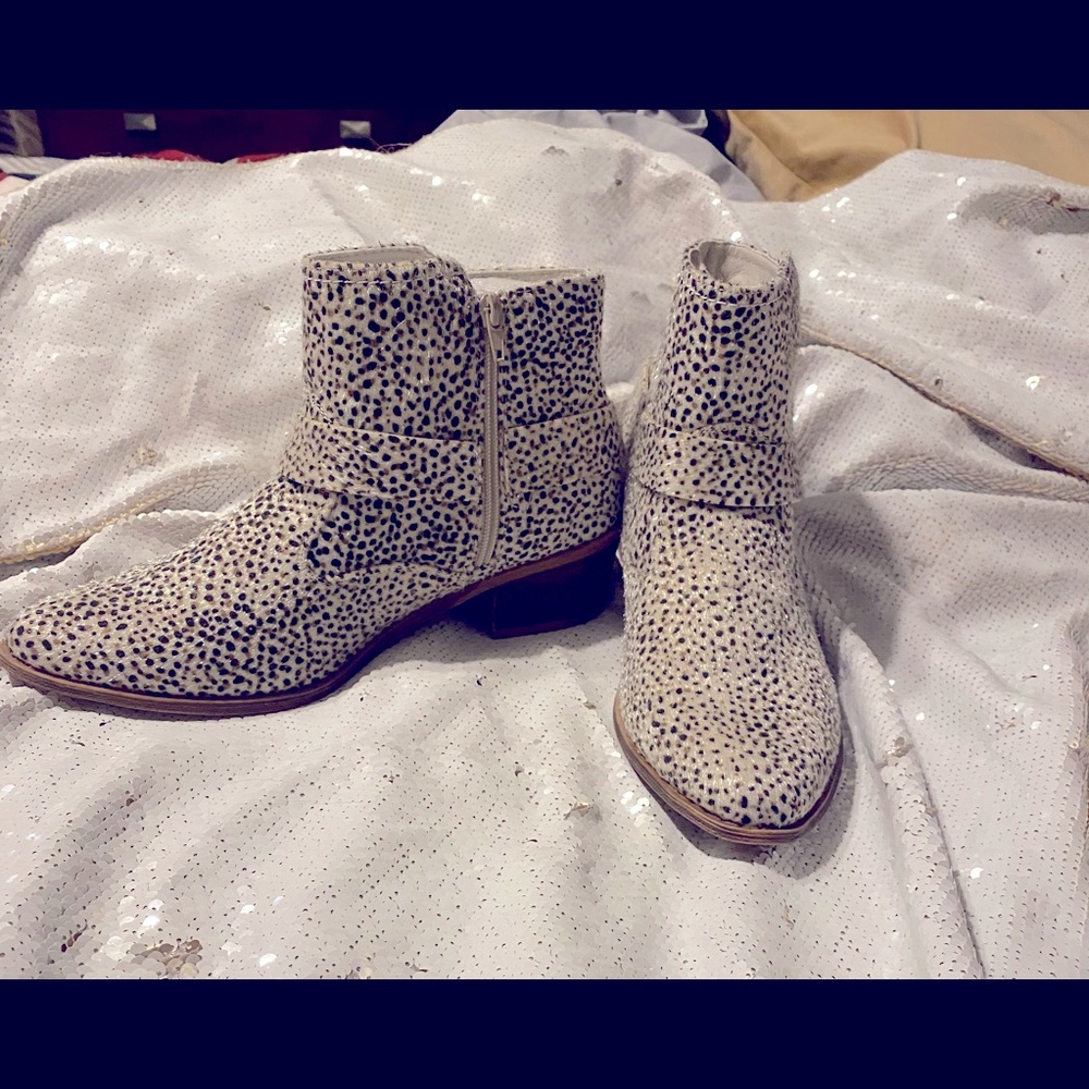 Snow leopard booties